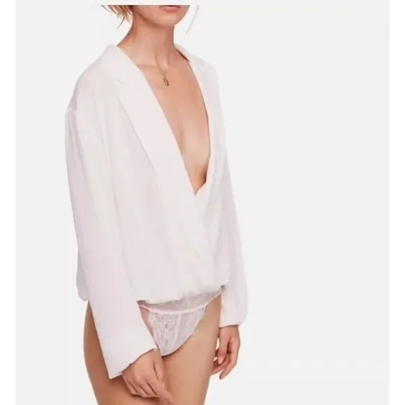 Free People Elsa Bodysuit Top Cream Surplice Neck Size Small - Picture 1 of 12